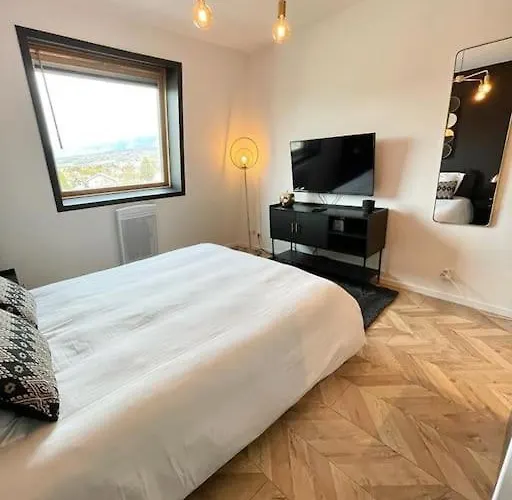 Esplanade Bord Du * Aix-les-Bains