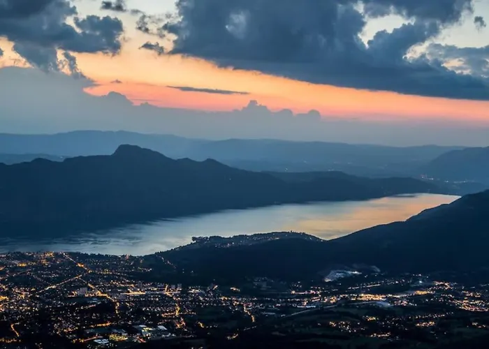 Esplanade Bord Du Aix-les-Bains